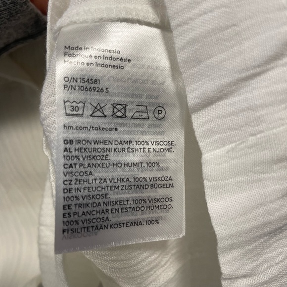 NWOT H&M Oversized Resort Shirt. XS - Picture 10 of 10